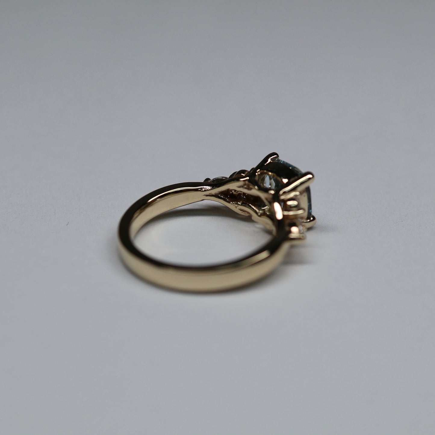 14K Aquamarine Diamond Ring