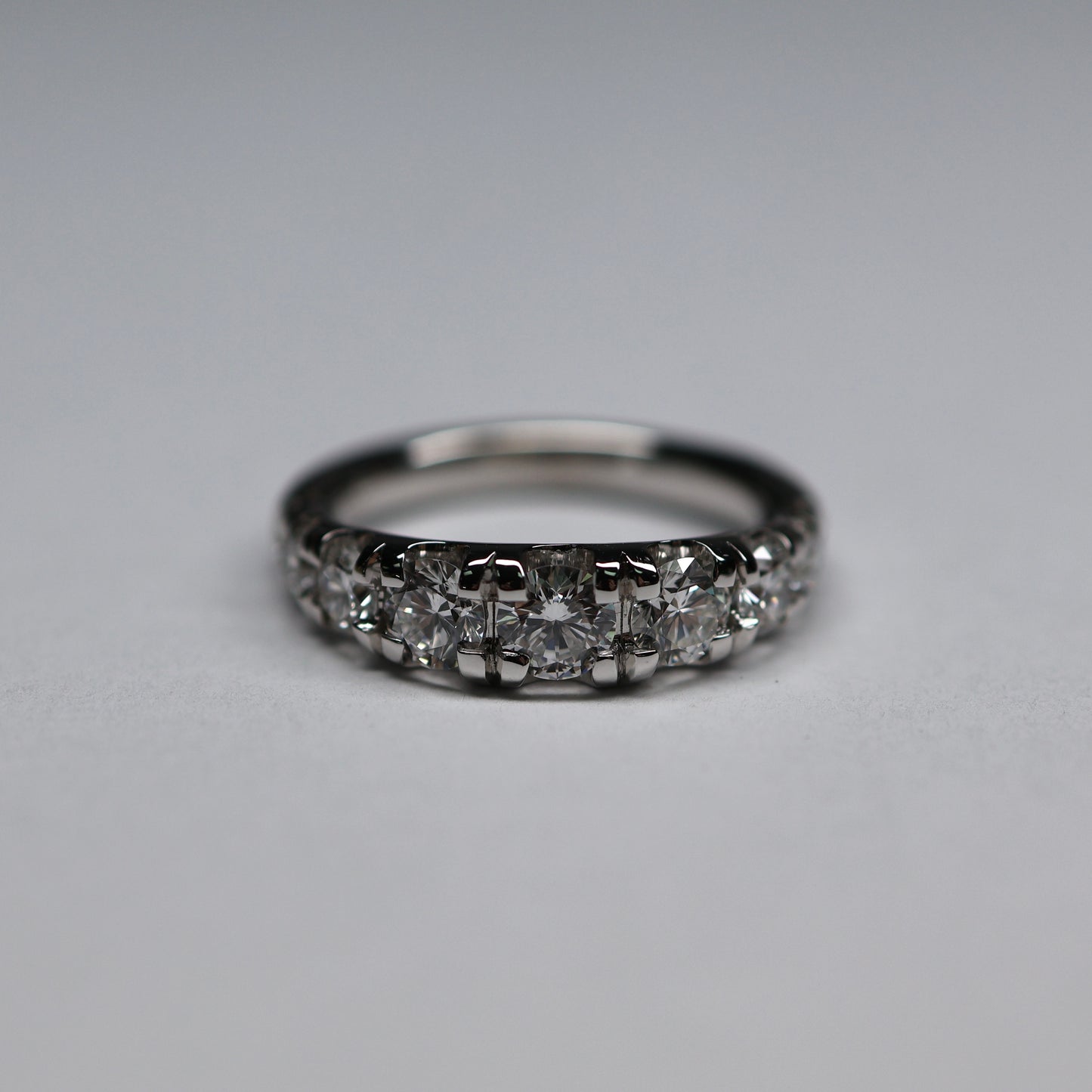 14K Lab Diamond Band