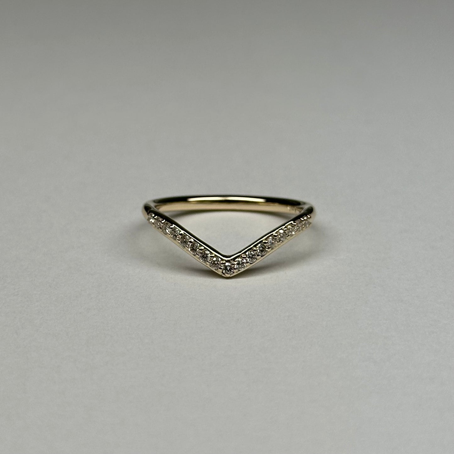 14K Lab Diamond Contour Band