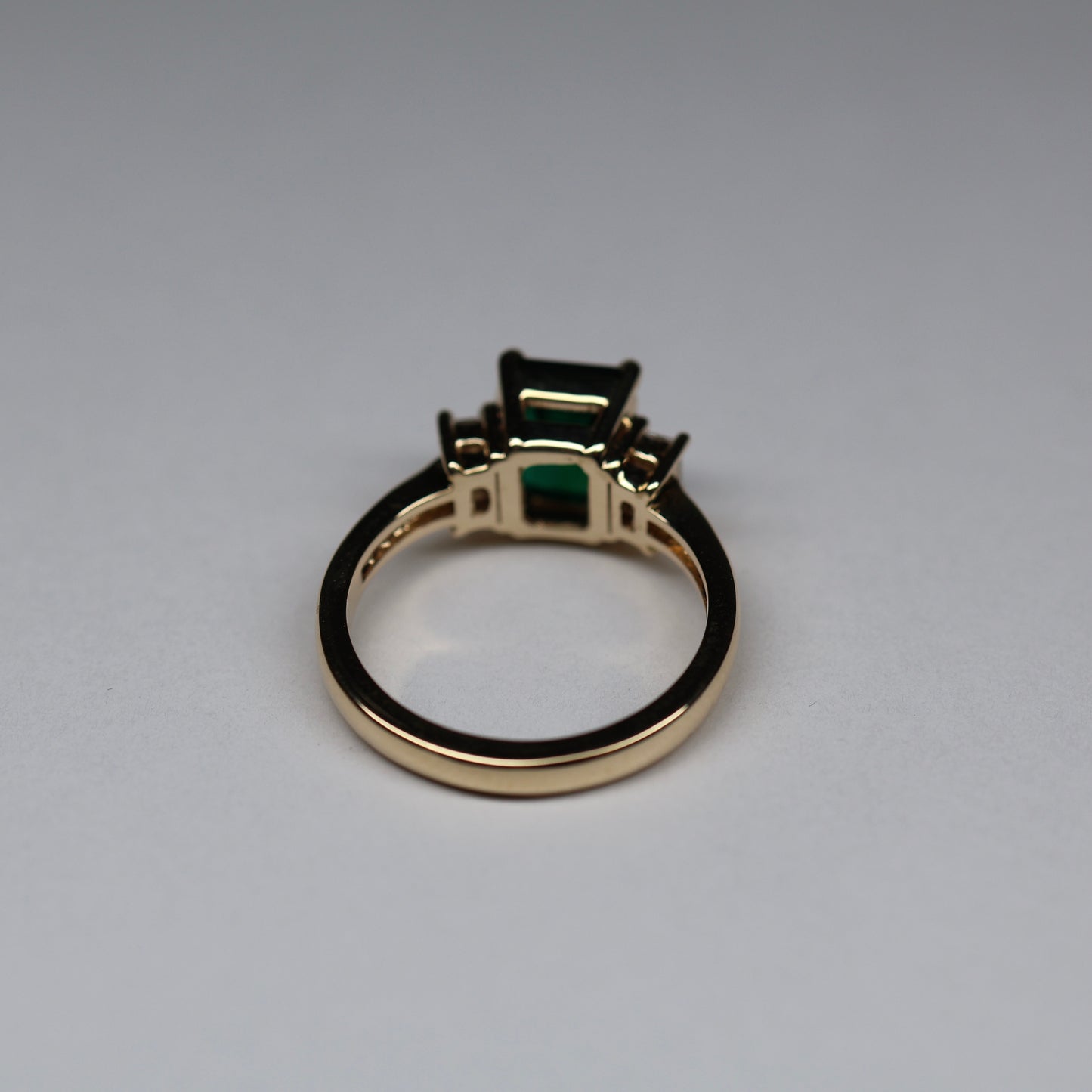 14 Emerald Diamond Ring